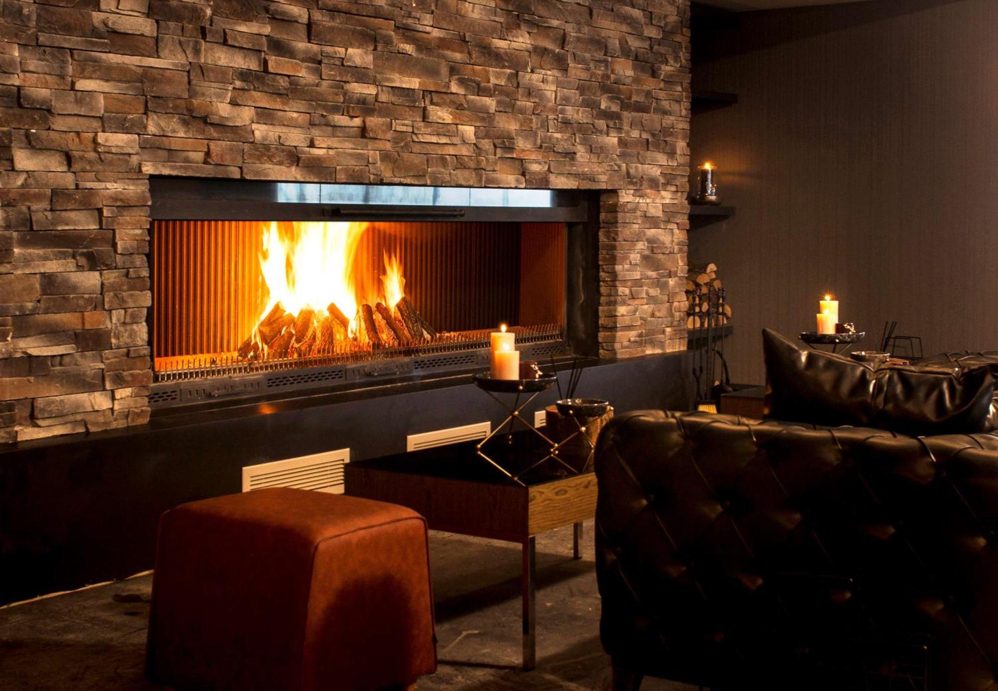Radisson Blu Hotel, Mount
