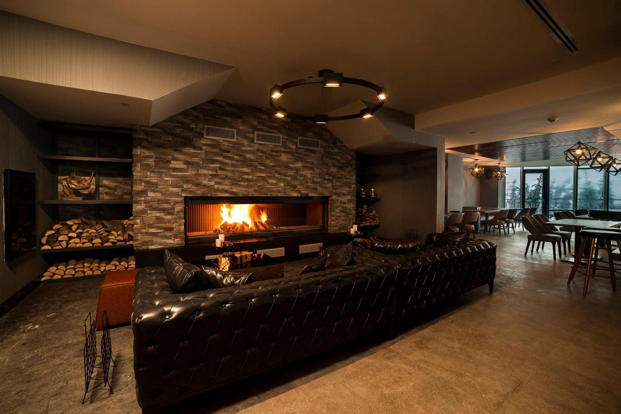 Hotel Radisson Blu Hotel, Mount 4*